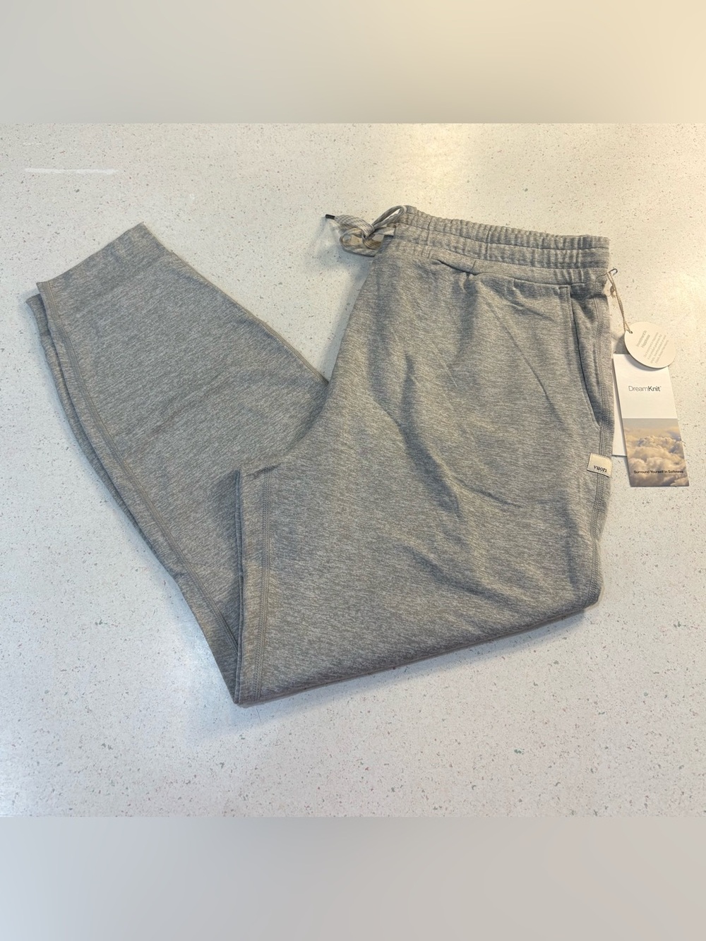 Vuori Women’s Pale Grey Heather Jogger Sweatpants - Large